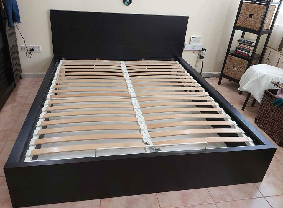 Queen size Ottoman storage bed frame