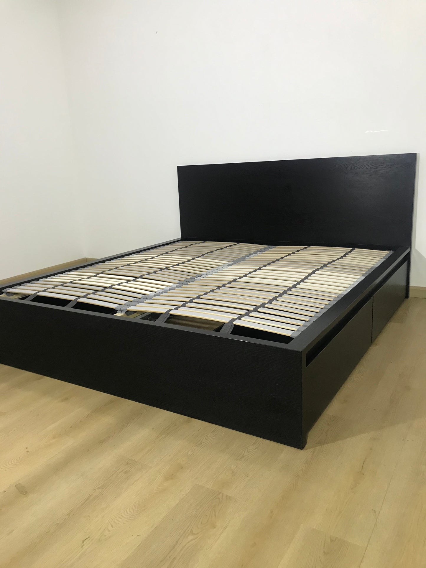 IKEA malm bed frame with 4 storage drawer