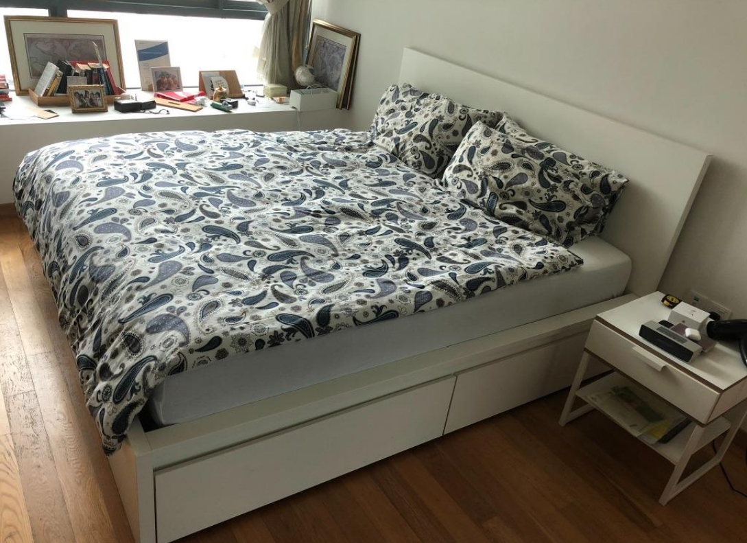 IKEA malm bed frame with 4 storage drawer