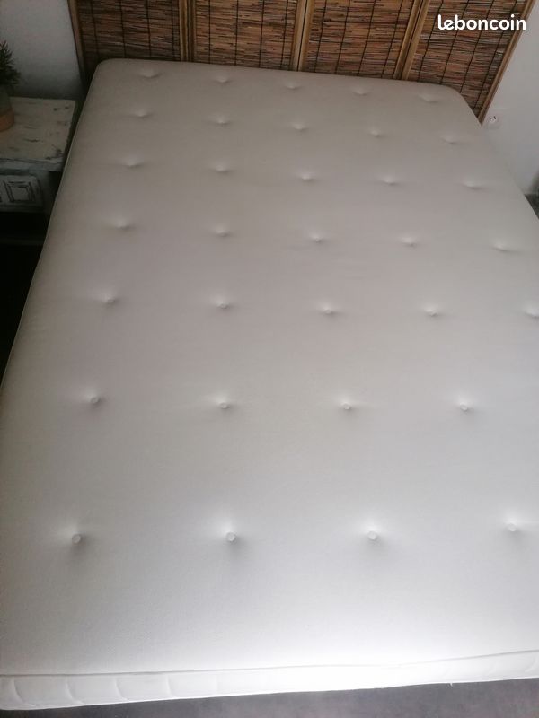 IKEA hyllestad mattress